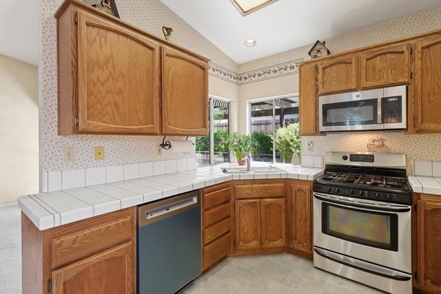 8200 Montville Ct, Antelope, CA 95843