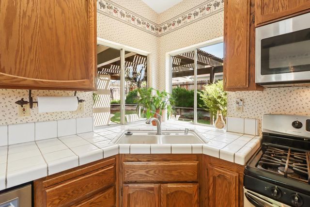 8200 Montville Ct, Antelope, CA 95843