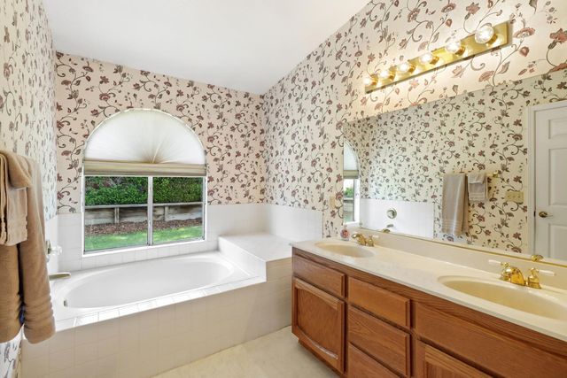 8200 Montville Ct, Antelope, CA 95843