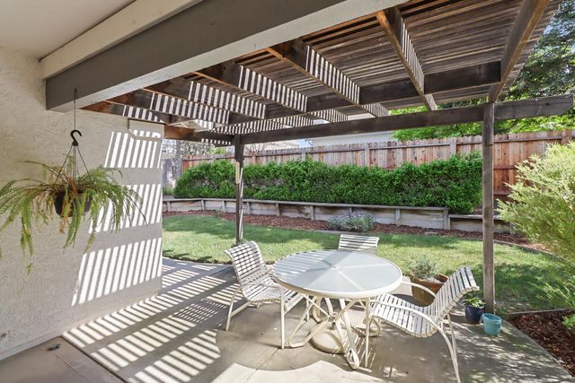 8200 Montville Ct, Antelope, CA 95843