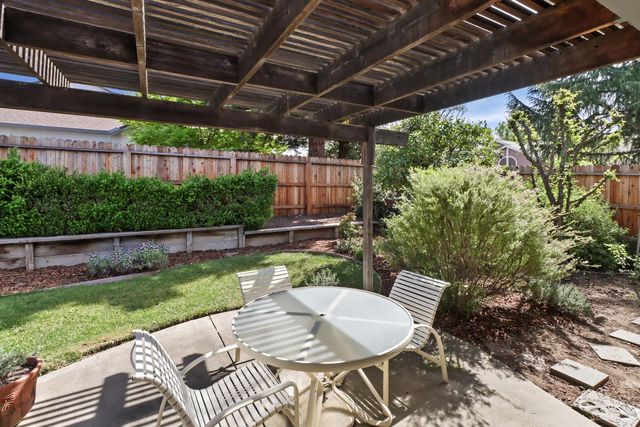 8200 Montville Ct, Antelope, CA 95843