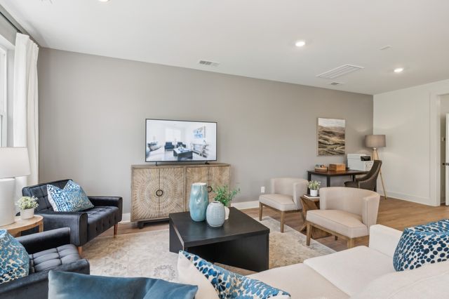 140 Valentine Aly, Nashville, TN 37218