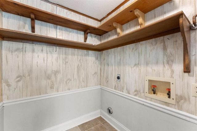 2328 Lake Street, Lake Charles, LA 70601