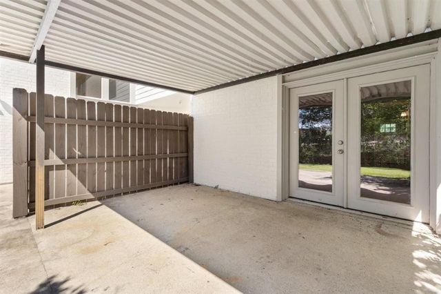 2328 Lake Street, Lake Charles, LA 70601