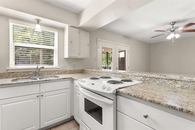 2328 Lake Street, Lake Charles, LA 70601