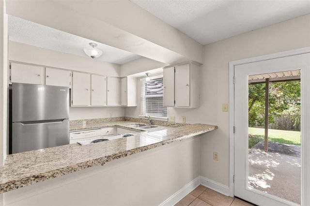 2328 Lake Street, Lake Charles, LA 70601