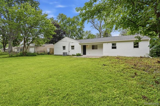 37176 Garvin Street, Clinton Township, MI 48036