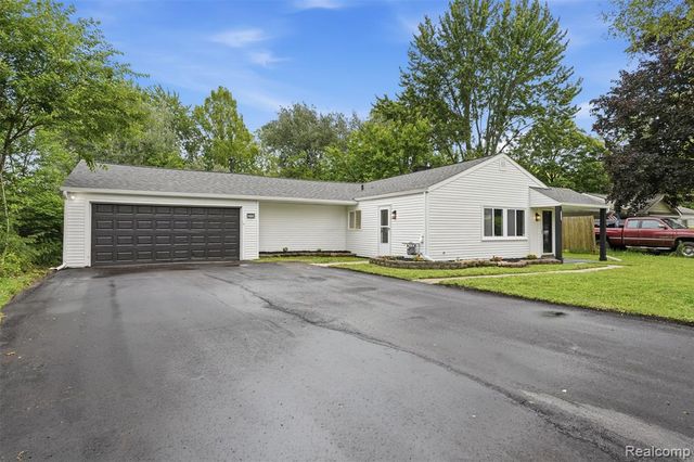 37176 Garvin Street, Clinton Township, MI 48036