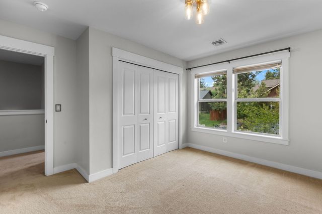 61438 Linton Loop, Bend, OR 97702