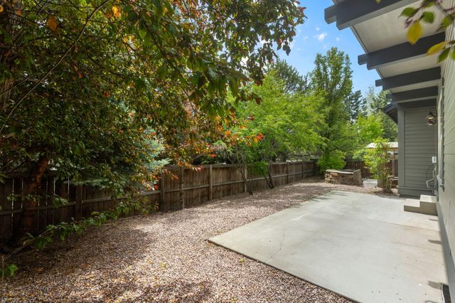 61438 Linton Loop, Bend, OR 97702