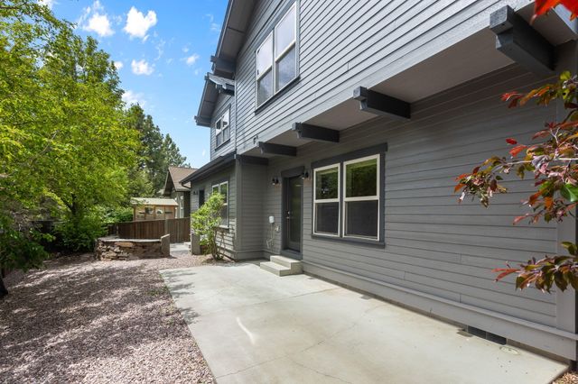61438 Linton Loop, Bend, OR 97702