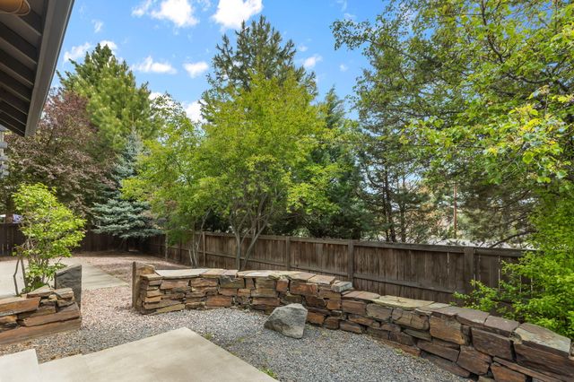 61438 Linton Loop, Bend, OR 97702