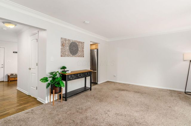 2564 Shore Line Lane, Columbus, OH 43221