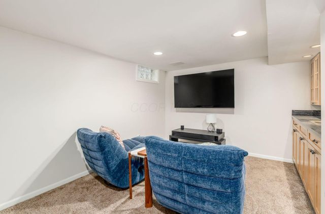 2564 Shore Line Lane, Columbus, OH 43221