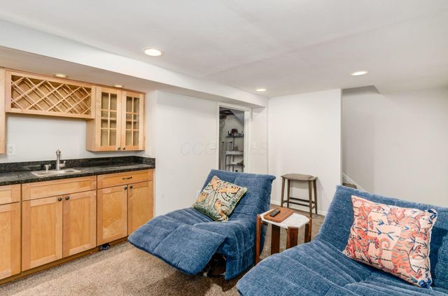 2564 Shore Line Lane, Columbus, OH 43221