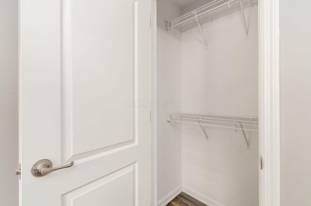 2564 Shore Line Lane, Columbus, OH 43221