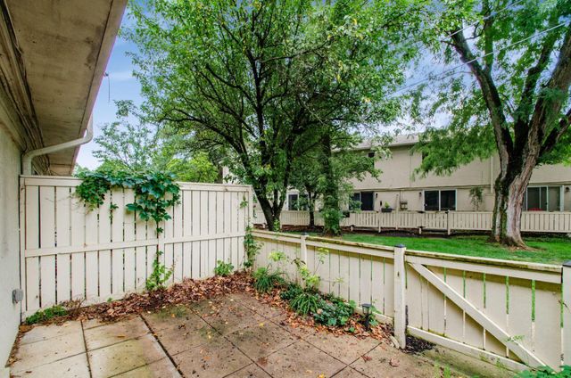 2564 Shore Line Lane, Columbus, OH 43221