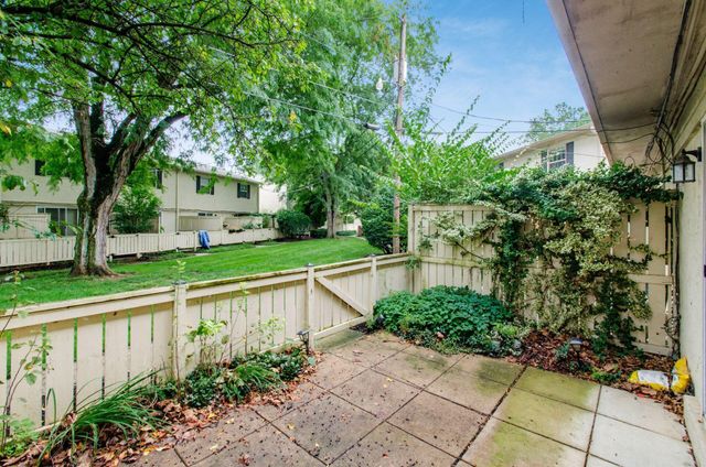 2564 Shore Line Lane, Columbus, OH 43221