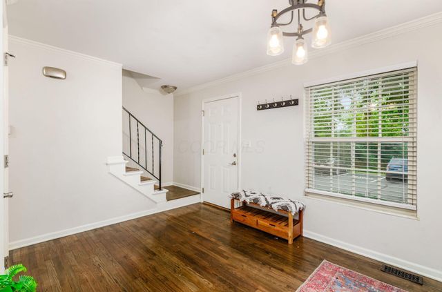 2564 Shore Line Lane, Columbus, OH 43221