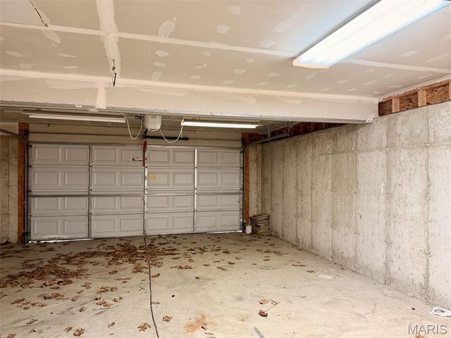 2309 W Squire Road, Lake Sherwood, MO 63357