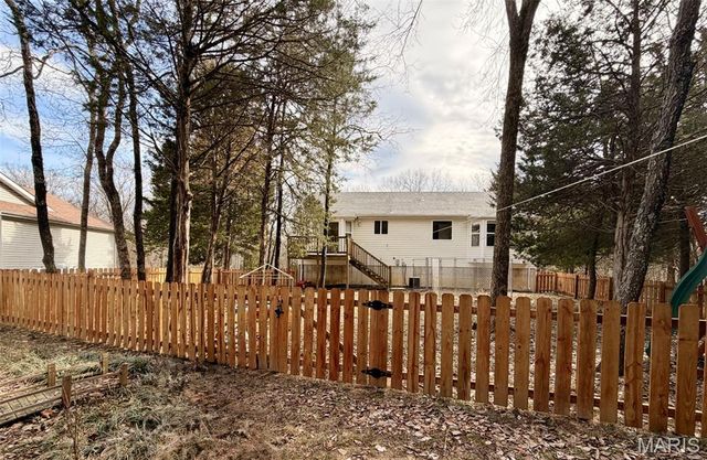 2309 W Squire Road, Lake Sherwood, MO 63357