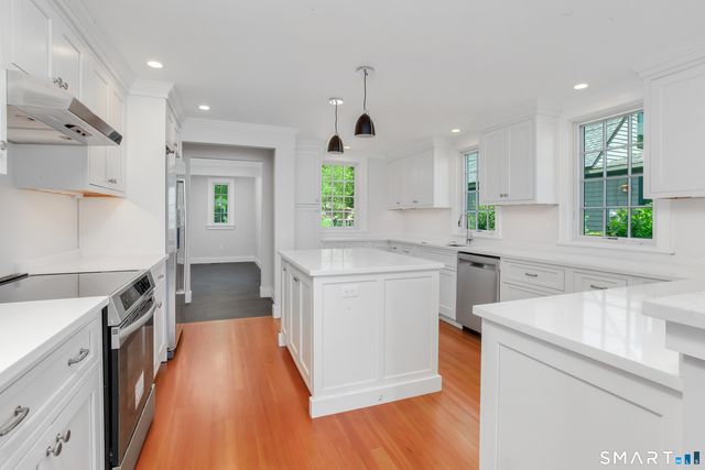 32 Wood Road, Branford, CT 06405