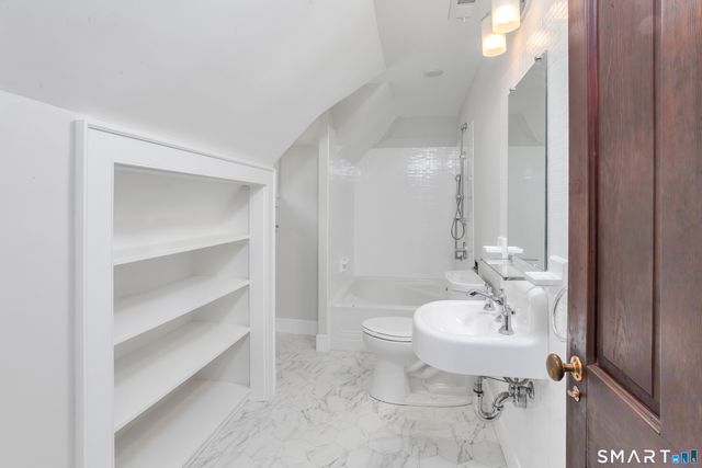 32 Wood Road, Branford, CT 06405