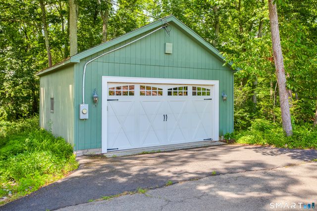 32 Wood Road, Branford, CT 06405