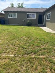 517 Pinion Street, Los Banos, CA 93635