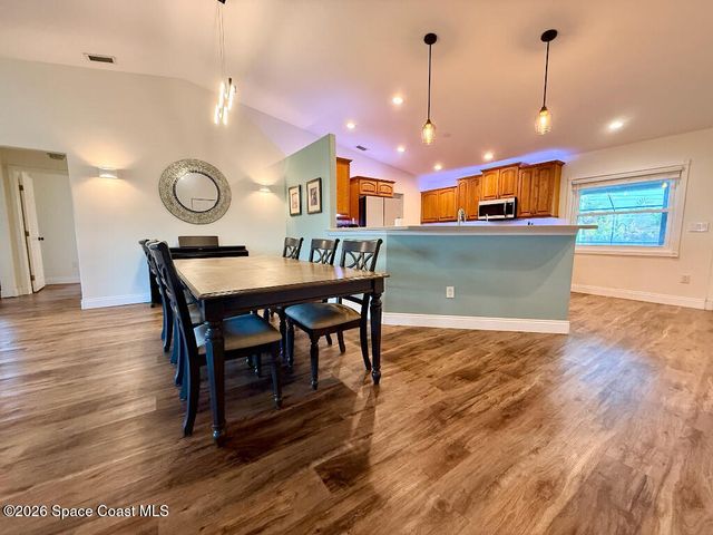 9010 Central Avenue, Sebastian, FL 32976