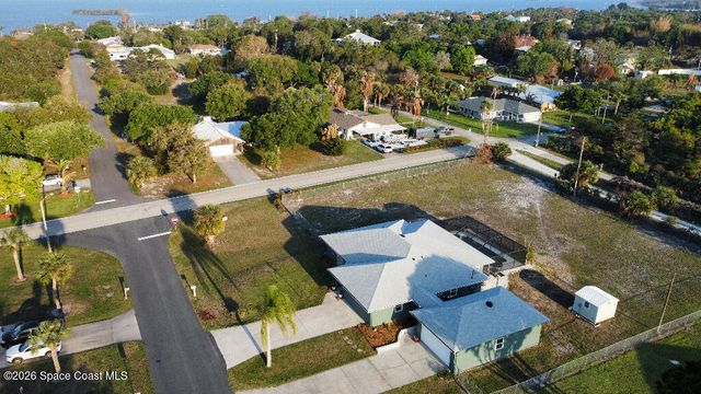 9010 Central Avenue, Sebastian, FL 32976