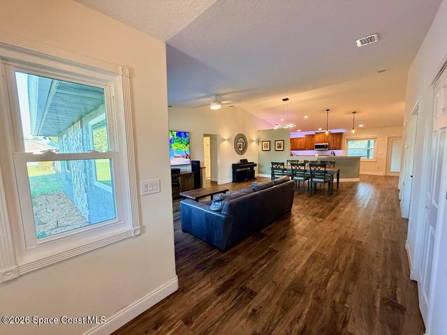 9010 Central Avenue, Sebastian, FL 32976