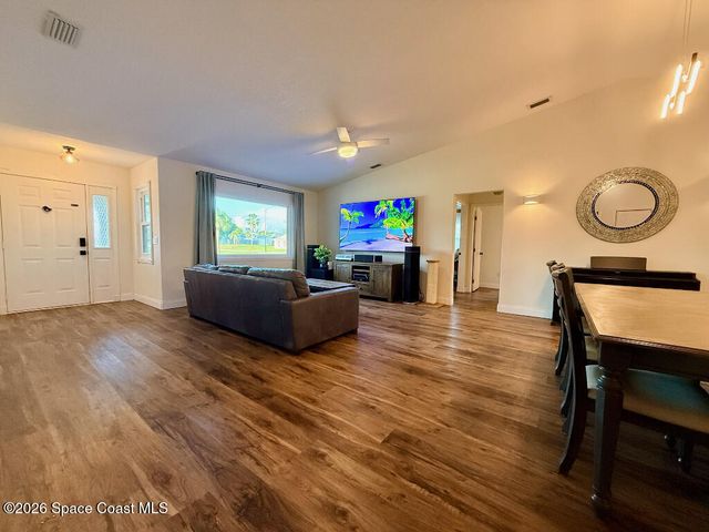 9010 Central Avenue, Sebastian, FL 32976