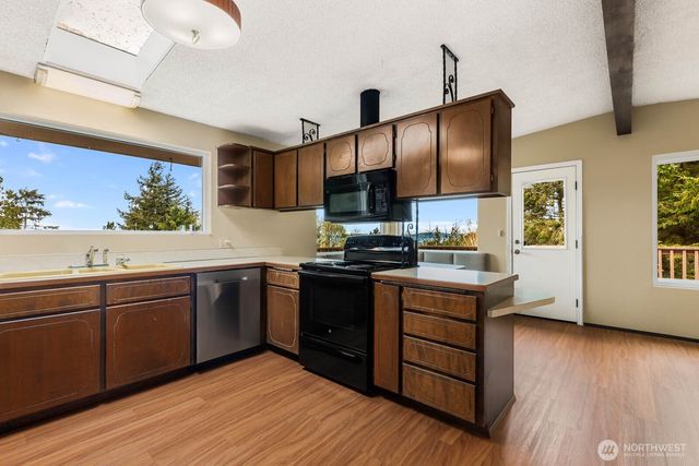 7413 Soundview Drive, Edmonds, WA 98026