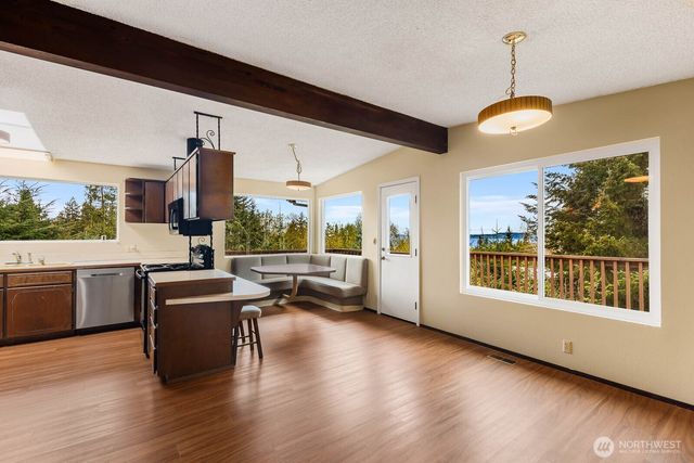 7413 Soundview Drive, Edmonds, WA 98026