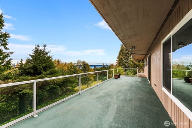 7413 Soundview Drive, Edmonds, WA 98026