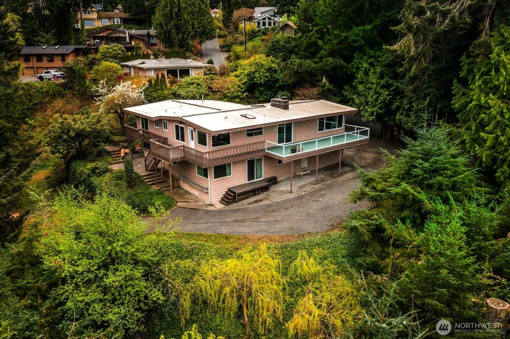 7413 Soundview Drive, Edmonds, WA 98026