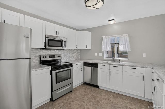 9816 W Friend Place, Littleton, CO 80128
