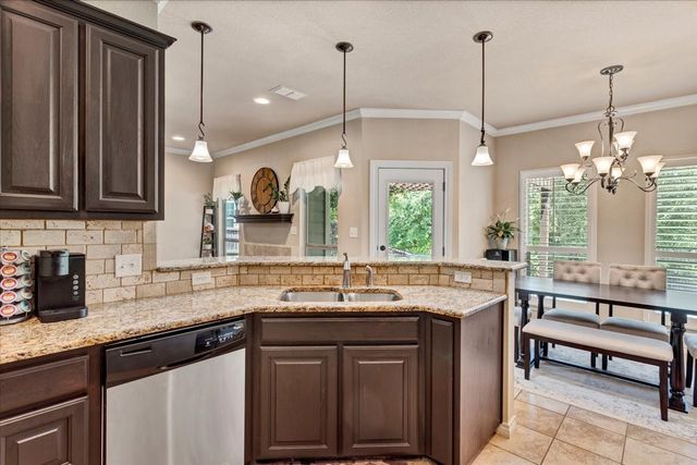 1823 Woodland Park Drive, Denison, TX 75021