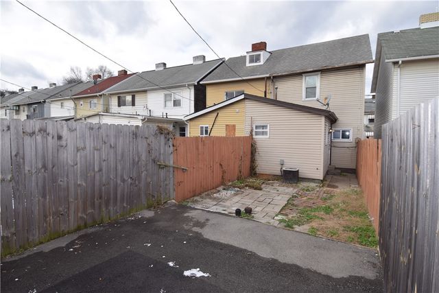 69 Orchard Street, Mckees Rocks, PA 15136