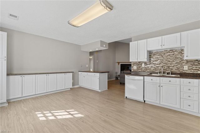 4421 Smokey Lake DR, Virginia Beach, VA 23462
