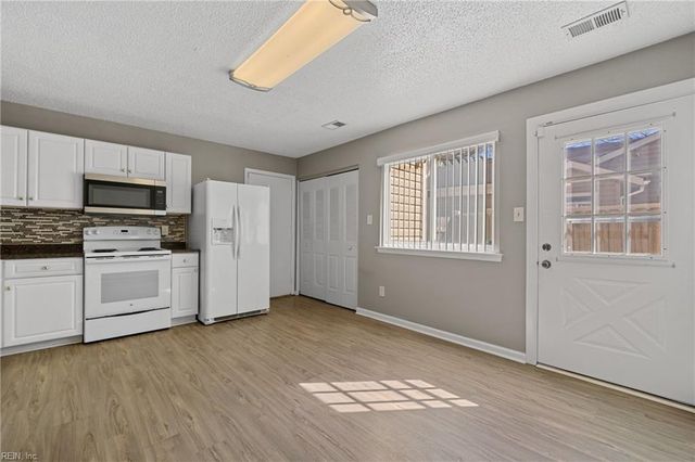 4421 Smokey Lake DR, Virginia Beach, VA 23462