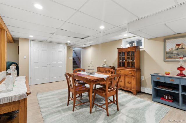 189 N Iowa Avenue, Massapequa, NY 11758