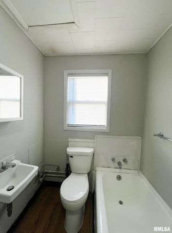 1411 E CRESTWOOD Drive, Peoria, IL 61614