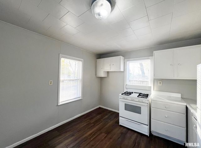 1411 E CRESTWOOD Drive, Peoria, IL 61614