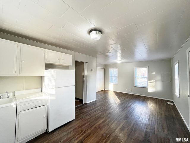 1411 E CRESTWOOD Drive, Peoria, IL 61614