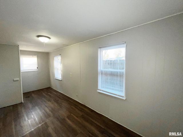 1411 E CRESTWOOD Drive, Peoria, IL 61614