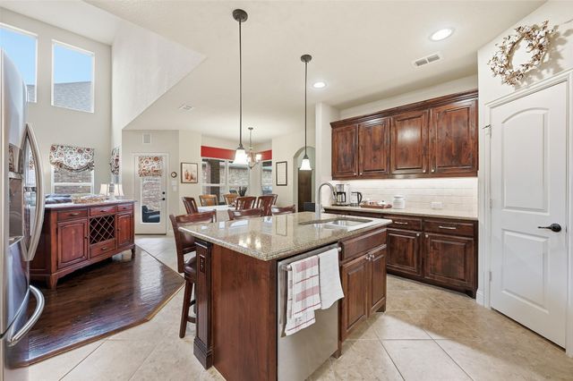 6917 Bobwhite Drive, North Richland Hills, TX 76182