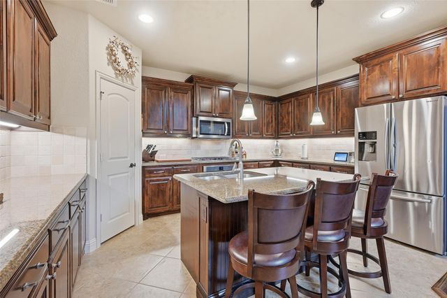 6917 Bobwhite Drive, North Richland Hills, TX 76182