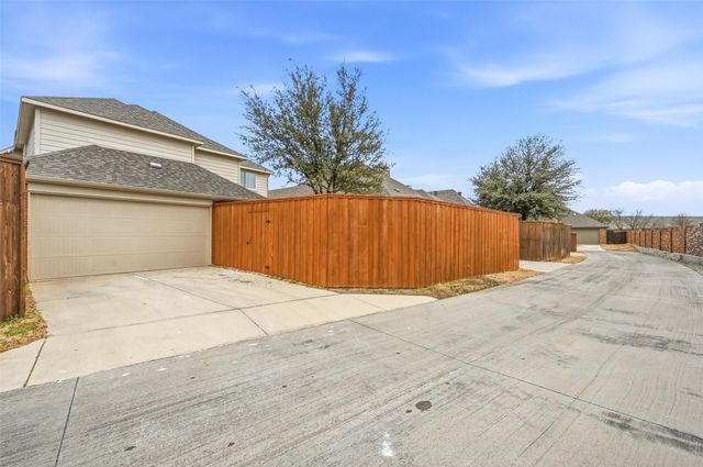 6917 Bobwhite Drive, North Richland Hills, TX 76182